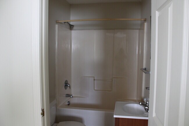 Building Photo - 1109 I St