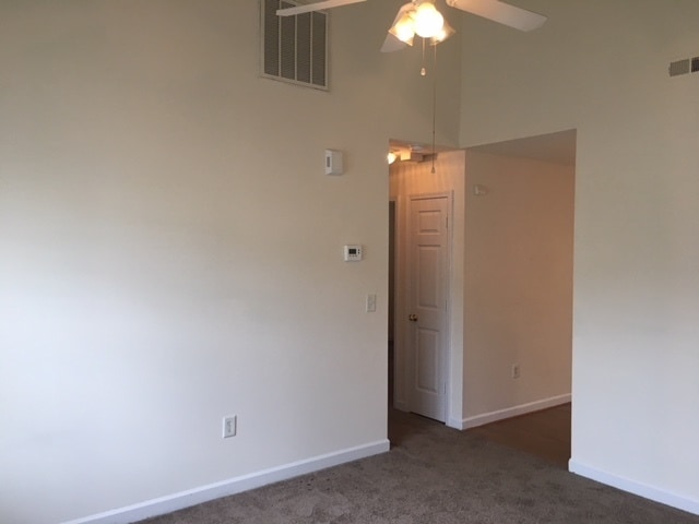 Building Photo - Three bedroom two bathroom house