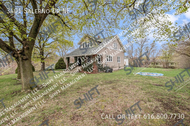 Building Photo - 3401 Salerno Dr NE