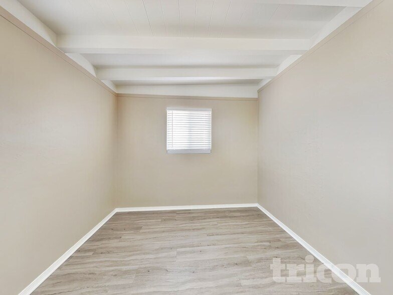 Building Photo - 1204 Betts St NE