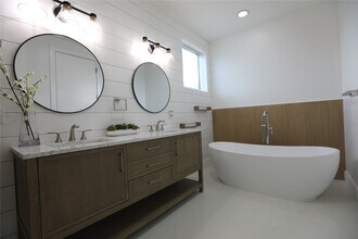 Building Photo - 1608 Patterson St