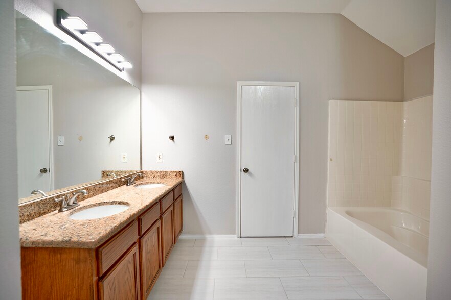 Primary Bath1 - 6629 Scottsdale Way