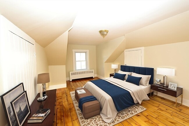 Building Photo - 354 Pond St