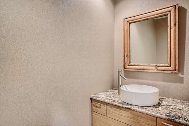 Building Photo - Beautiful Cherry Creek Home- Great Location! Low maintenance yard! Flexible Move In Date