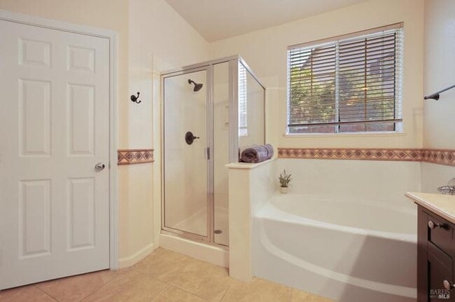 Building Photo - 542 Pyramid Ct