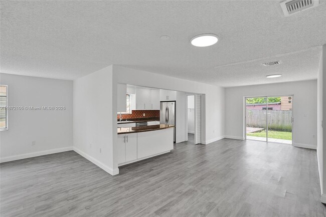 Building Photo - 3074 SW 17th St