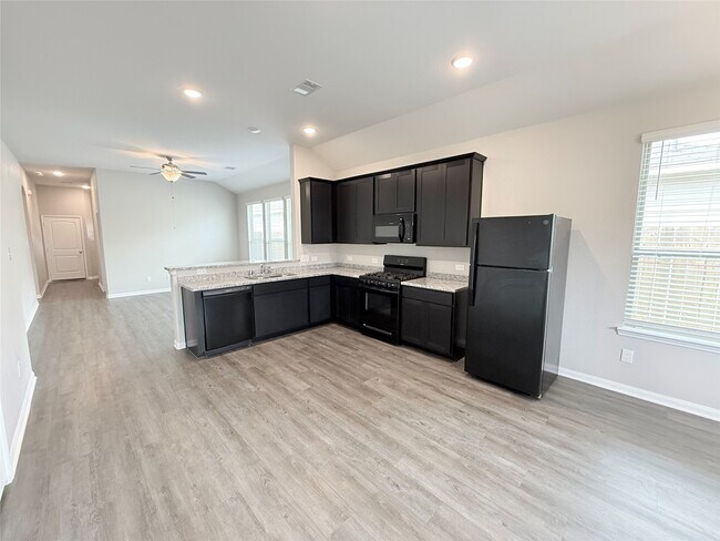Building Photo - 14501 Sugar Pines Dr