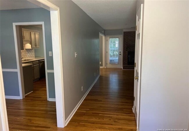 Building Photo - 7085 Tollhouse Dr
