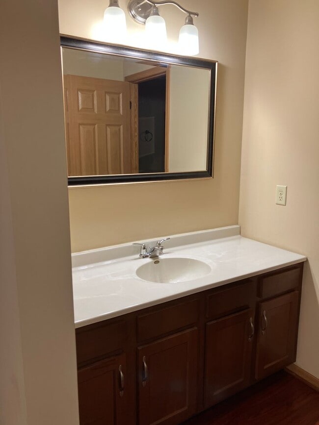 Building Photo - 1046 Laurel Tree Ct