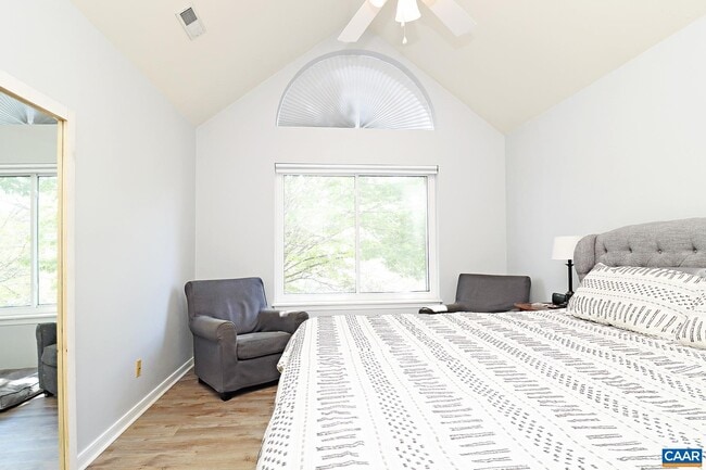 Building Photo - 1242 Clifden Green