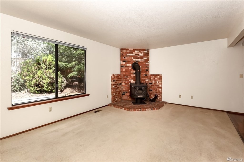 Living Room - 12623 Reservoir Rd E