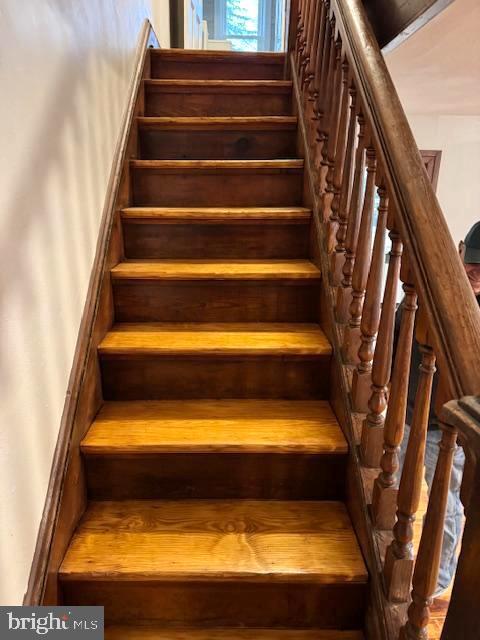 Building Photo - 326 N 5th St