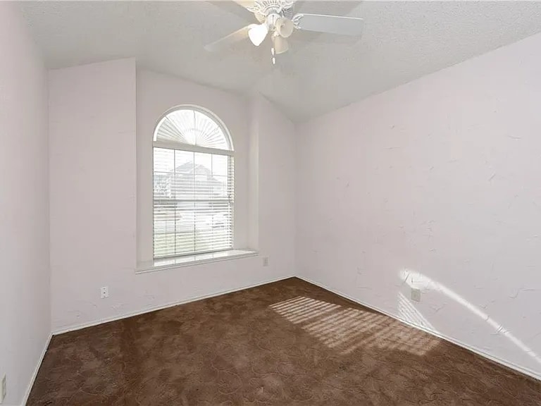 Building Photo - 911 Plantation Dr