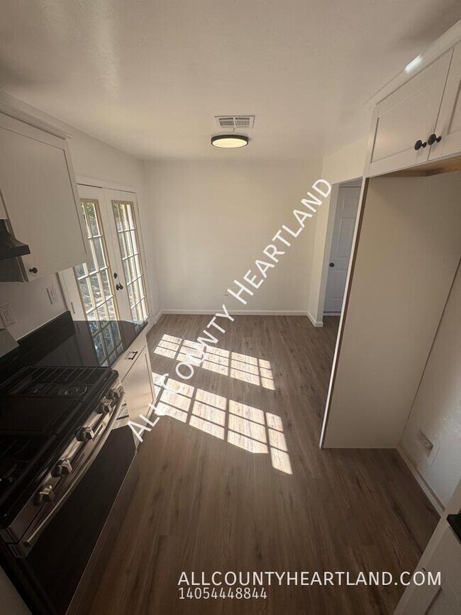 Building Photo - 804 NW 23rd St