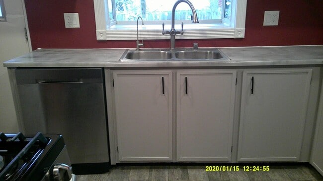 Building Photo - 945 Davis St