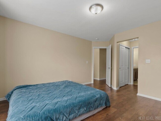 Building Photo - 508 Grosvenor Ln