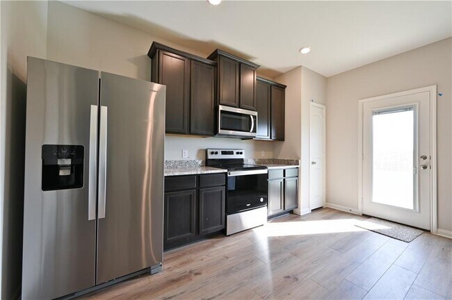 Building Photo - 252 Mount Vernon Way