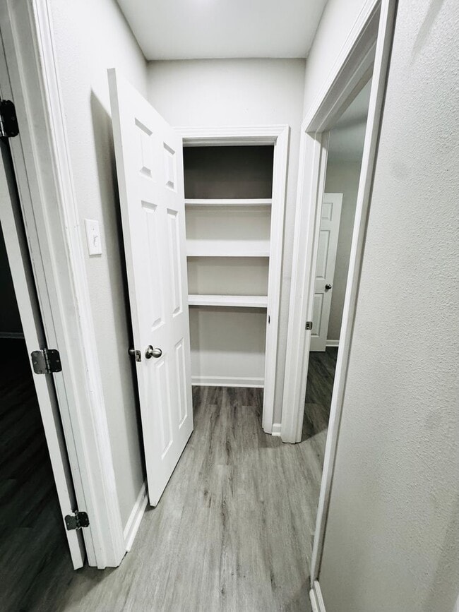 Building Photo - 7440 Bomer Dr