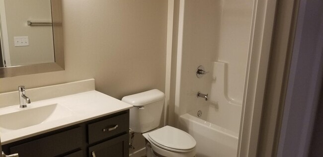 Building Photo - 401 Roark Way