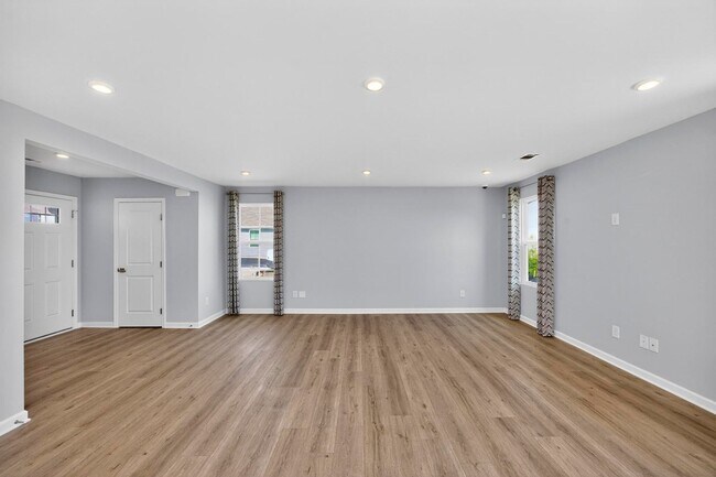 Building Photo - 3004 Red Fox Rdg