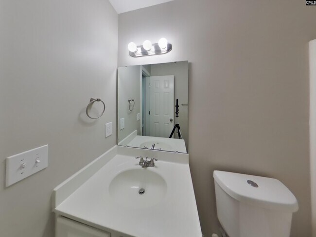 Building Photo - 409 Baneberry Ln