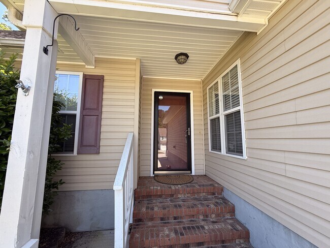 Building Photo - 145 Broadleaf Dr