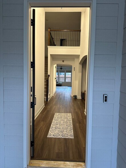 Building Photo - 240 Canyoncrest Wy