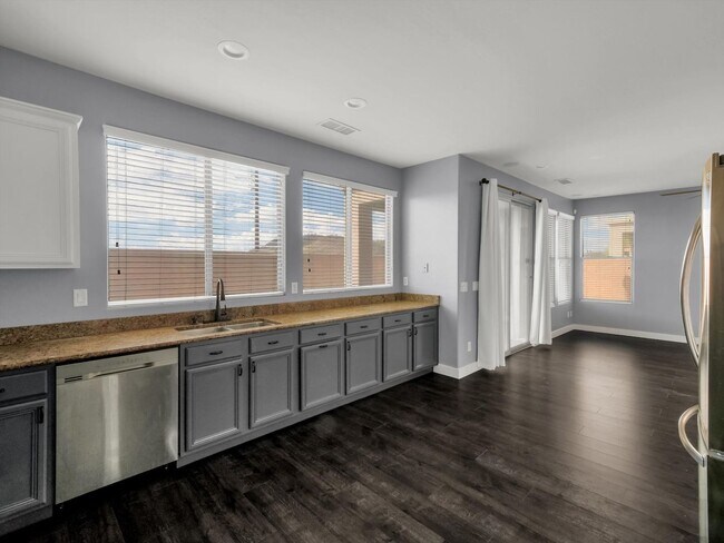 Building Photo - 3-bedroom, 3-bathroom 2212 home
