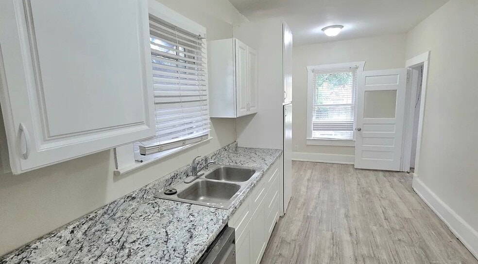 Building Photo - 2805 S Jennings Ave