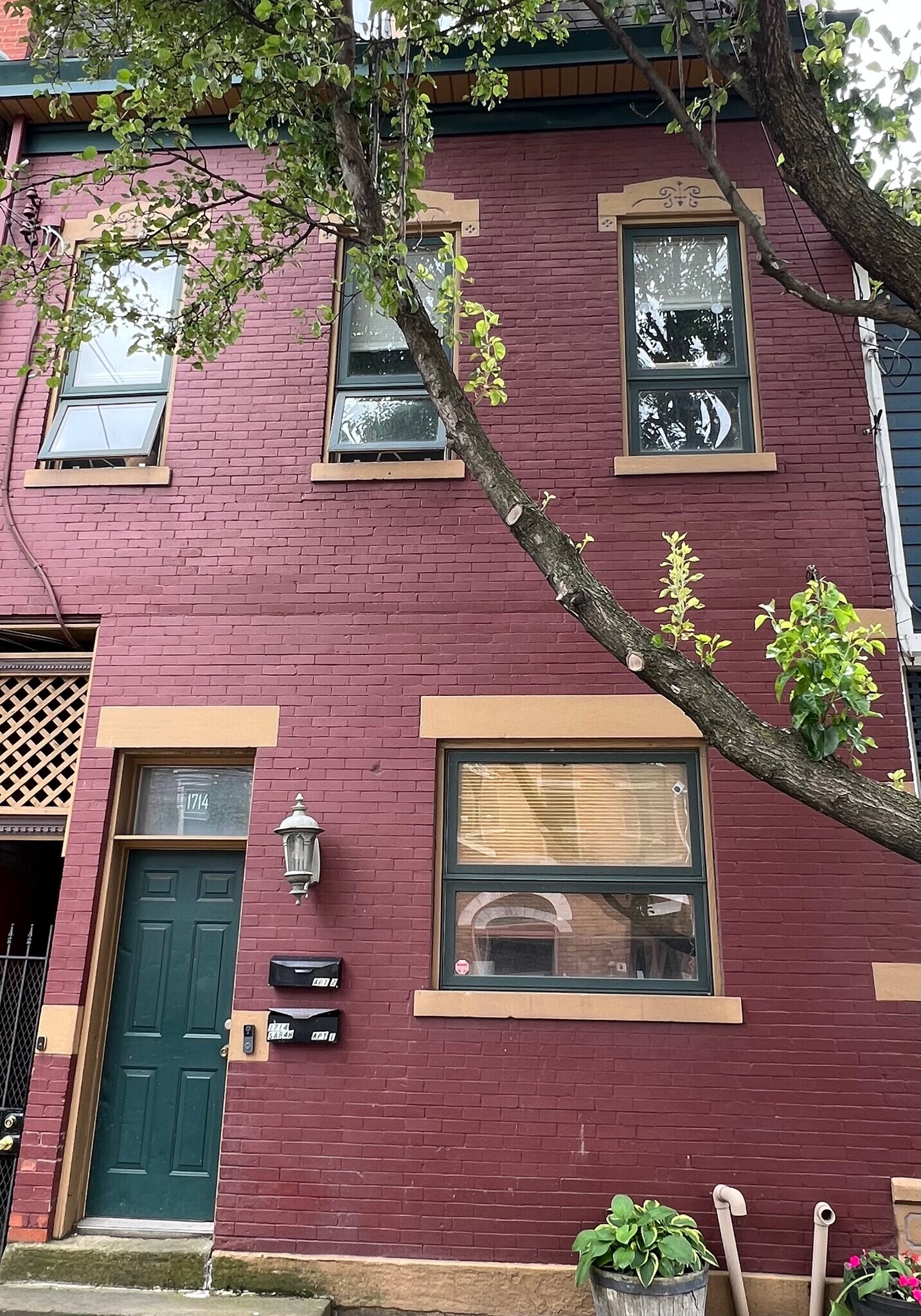 Building Photo - 1714 Sarah St