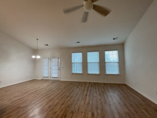 Building Photo - 3084 Adventure Way