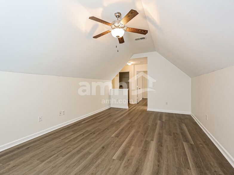 Building Photo - 104 Portland Falls Dr