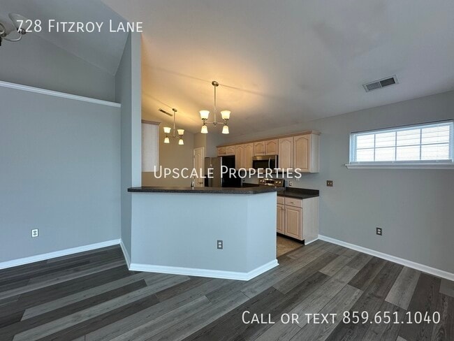 Building Photo - 728 Fitzroy Ln