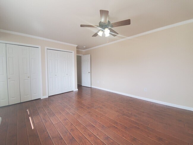 Building Photo - 2421 S Arthur Ct
