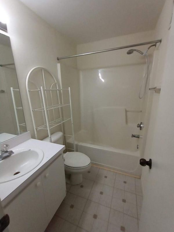 Building Photo - 4000 SW 23rd St