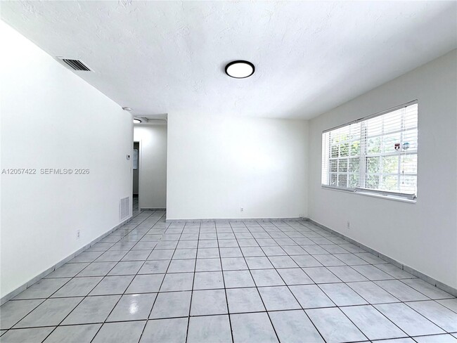 Building Photo - 16921 SW 94th Ave