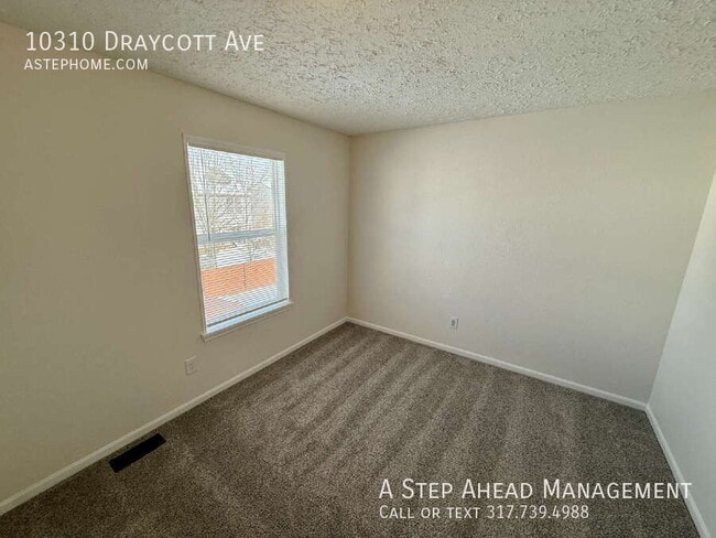 Building Photo - 10310 Draycott Ave