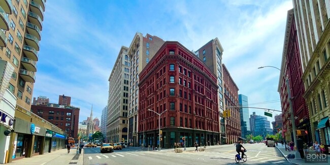 Primary Photo - 1 Astor Pl