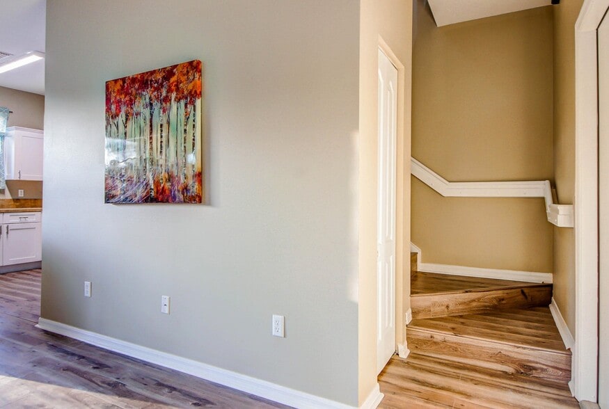 Building Photo - 6143 Seminole Gardens Cir