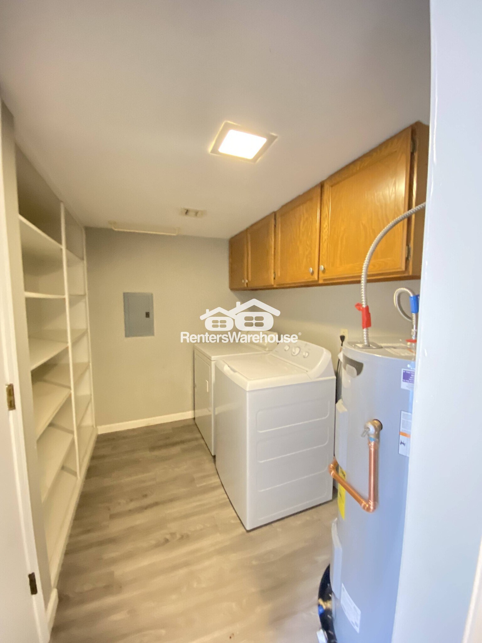 Building Photo - 633 W Southern Ave