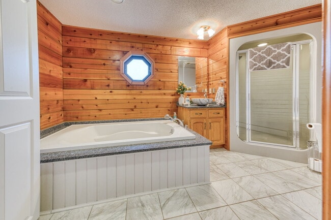 Building Photo - 51 Devaux Rd