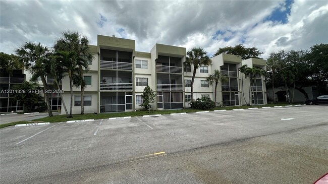 Building Photo - 4215 N University Dr