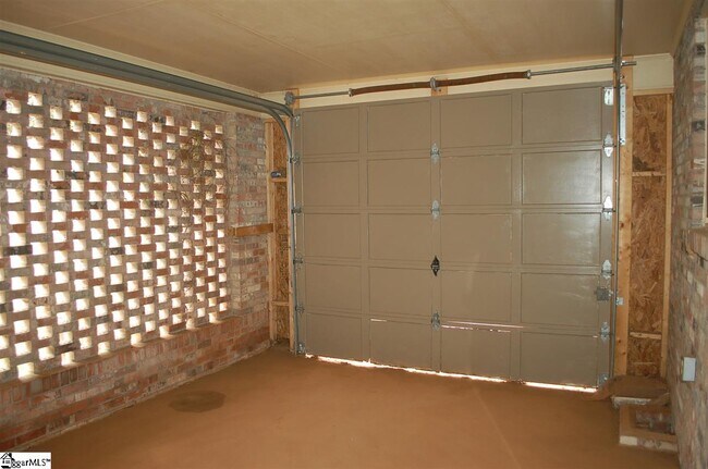 Building Photo - 506 Motor Boat Club Rd
