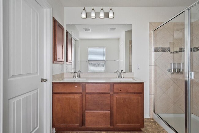 Building Photo - 14120 Purple Azalea Dr