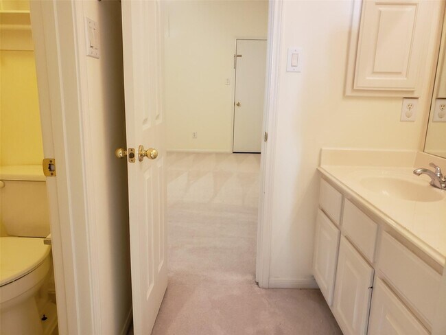 Building Photo - 5319 Ashley Way Ct