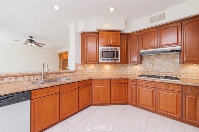 Building Photo - 22661 White Oaks