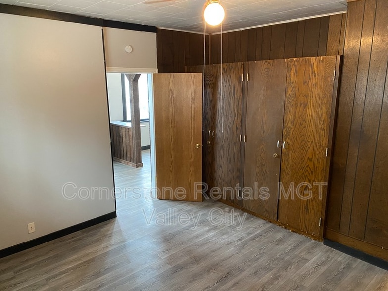 Building Photo - 261 College St SE