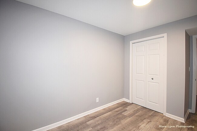 Building Photo - 106 W Kendall Dr