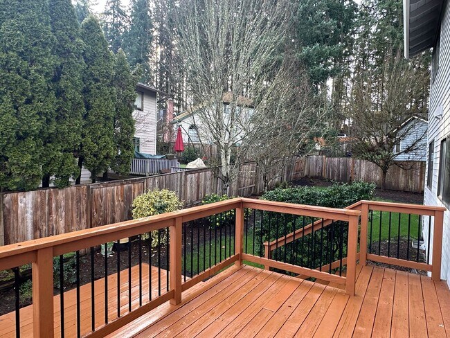 Building Photo - Beautiful 4BD Home | Fireplace, Fenced Backyard, Deck, Garage & A/C