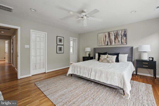 Building Photo - 8121 Briar Creek Dr